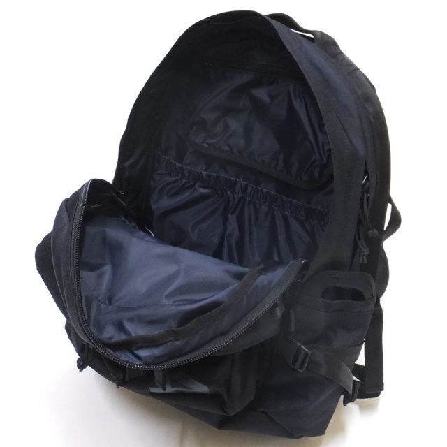 NEW ERA ニューエラ バックパック キャリアパック プリントロゴ タイガーストライプカモネイビー × ネイビー 11901520