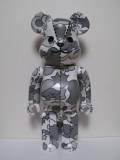 A BATHING APE BE��RBRICK 400% STA-CAMO �ۥ磻��