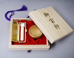 内閣総理大臣賞受賞の一級彫刻士による完全手彫りの印鑑はんこ専門店