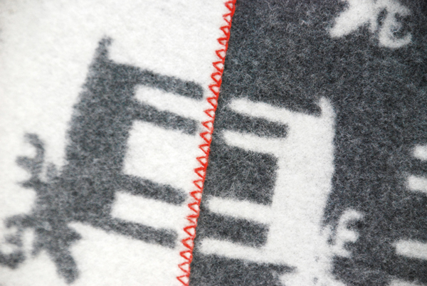 送料一律500円】【高品質】ヘラジカ・トナカイ柄 あったか ウール