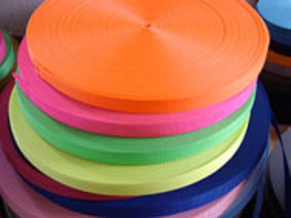 日本製 蛍光PPテープ　10ミリ、15ミリ、18ミリ、20ミリ、25ミリ、30ミリ幅です。