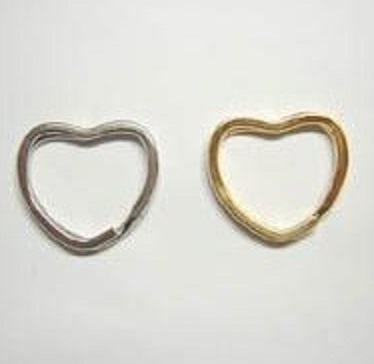 二重リング　二コイル キーリング ハート型 だ円マル線 30mm(横/内径)×24mm(縦/内径) だ円マルセン 。 カラーはシルバー、ゴールド、となります。