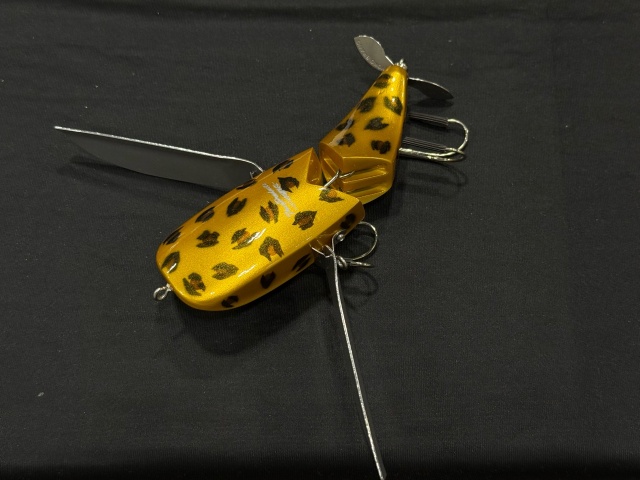 ジンベイハイテール スーパービッグ