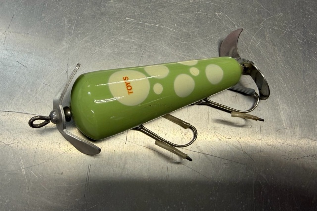 ブラックフィンフローター