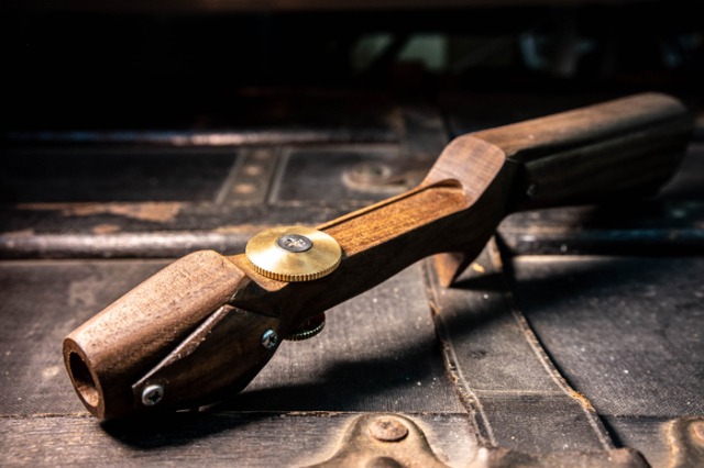 オールウッドグリップ：ワンオフAKIYAMAモデル FROG