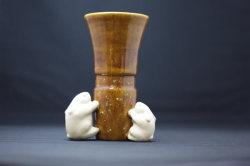 【茶道具】吉村楽入作　飴釉茶入 Amazon | 京焼 清水焼 二代 吉村楽入作 飴釉 山水図 篦彫り 抹茶