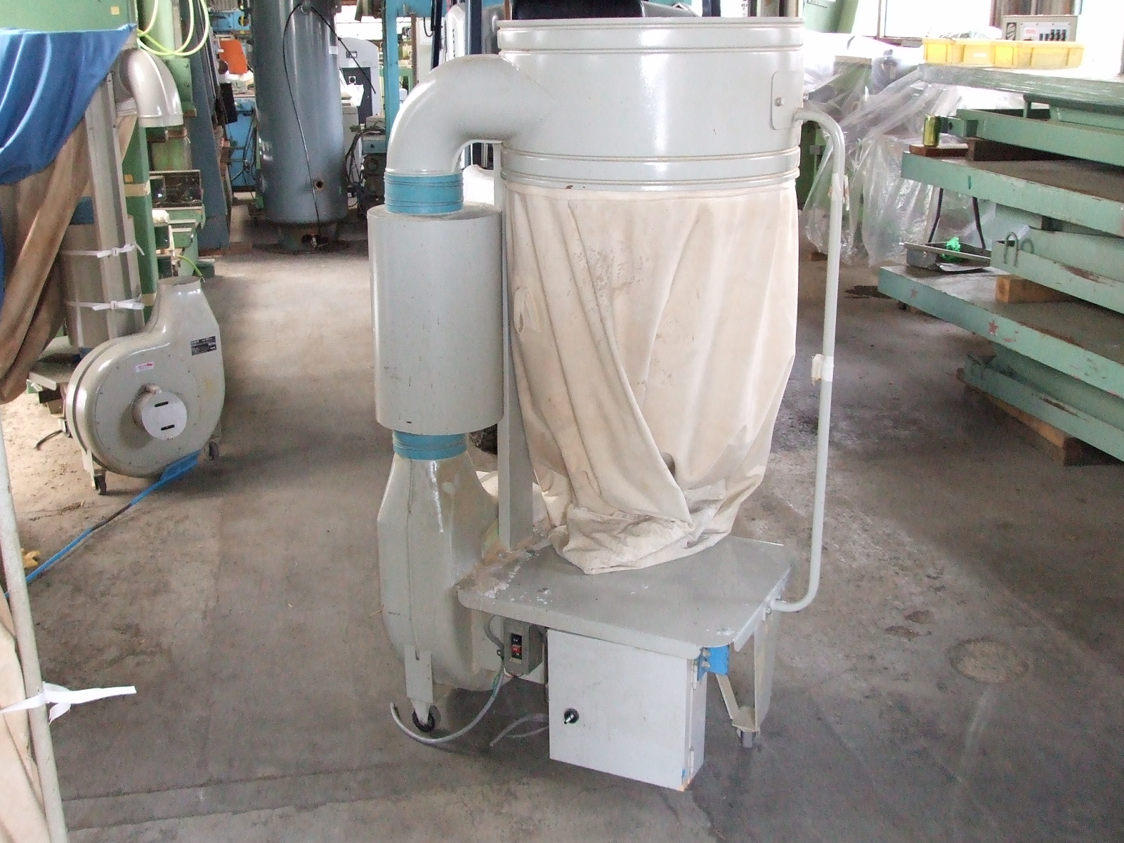 HITACHI 木工用集塵機