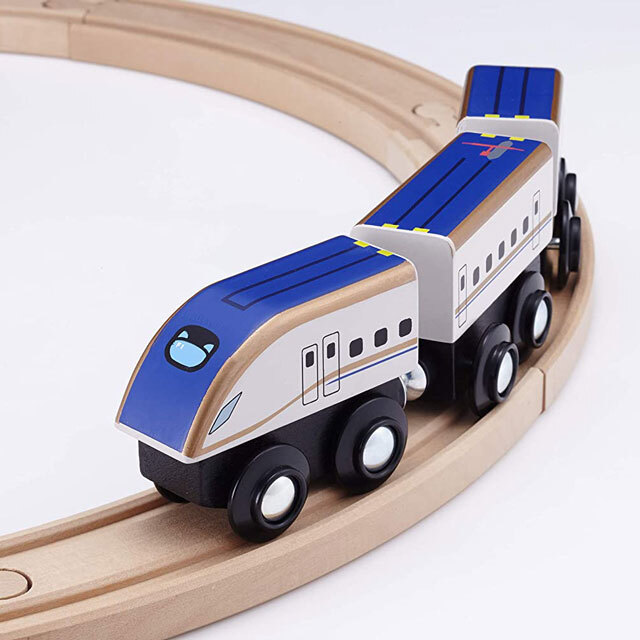 moku TRAIN E7系 新幹線 かがやき】 トーマス ブリオ brio プラレール 