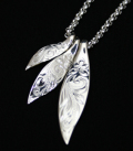 Bear Foot Leafs PENDANT