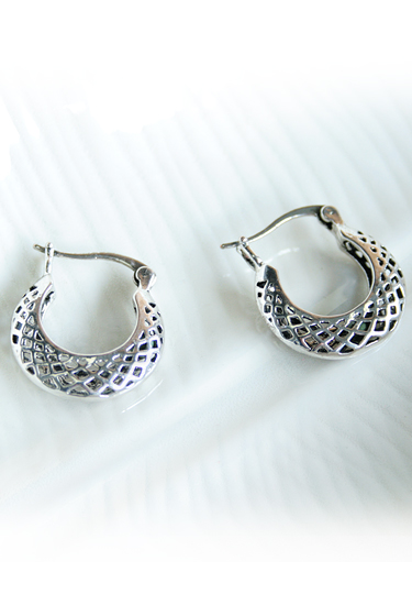 編み模様三日月ピアス