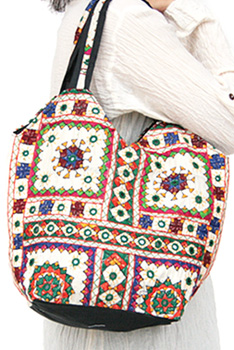 バッグ■両面ミラーワーク刺繍BAG（WHITE03）