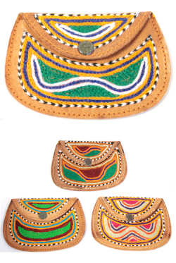 ラクダ革刺しゅう小銭いれ