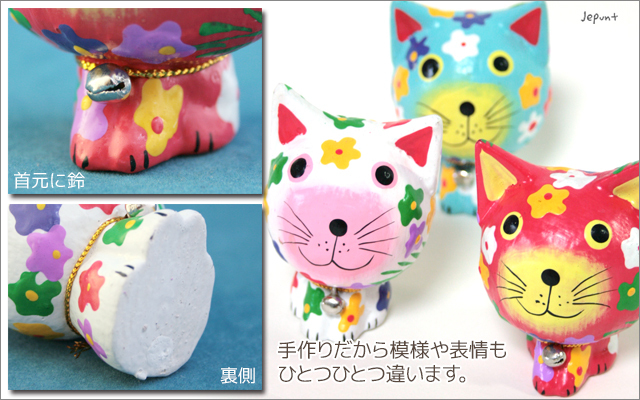 エスニック雑貨□バリ島 花がらネコの木製置物（レッド/ブルー