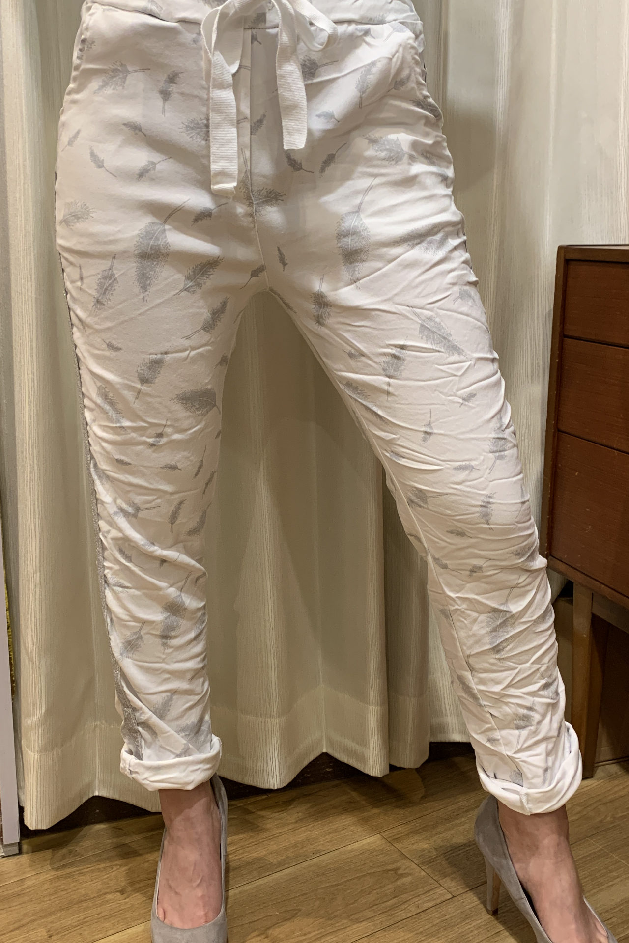 カットソー テーパード パンツ