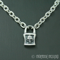 THIRTEEN DESIGNS(�����ƥ�����ǥ�����)   SHAPED LOCK SKULL NECKLACE��KN-5��