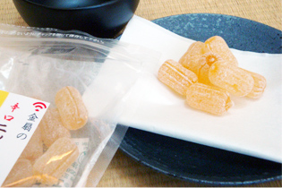 肉桂(にっき)の風味が豊かなニッキ飴