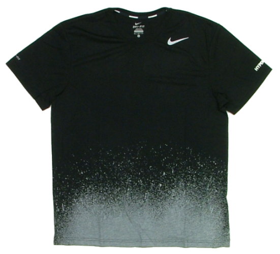 ナイキ　DRI-FIT HYPERCOOL Tシャツ　548799 【定価の半額！】
