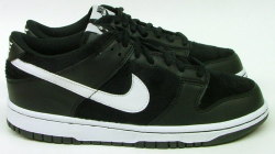 ナイキ ダンク LOW GS(NIKE DUNK LOW GS)　YEAR OF RABITT　310569 010【うさぎ柄！卯年記念モデル！】