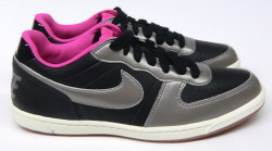 NIKE(ナイキ)　ウィメンズ ターミネーター ライト　599433 【定価の30％オフ！】