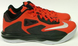 【レブロン・ジェームズ シグネチャーモデル！】NIKE(ナイキ) レブロン ST ３　642839 【送料無料！】