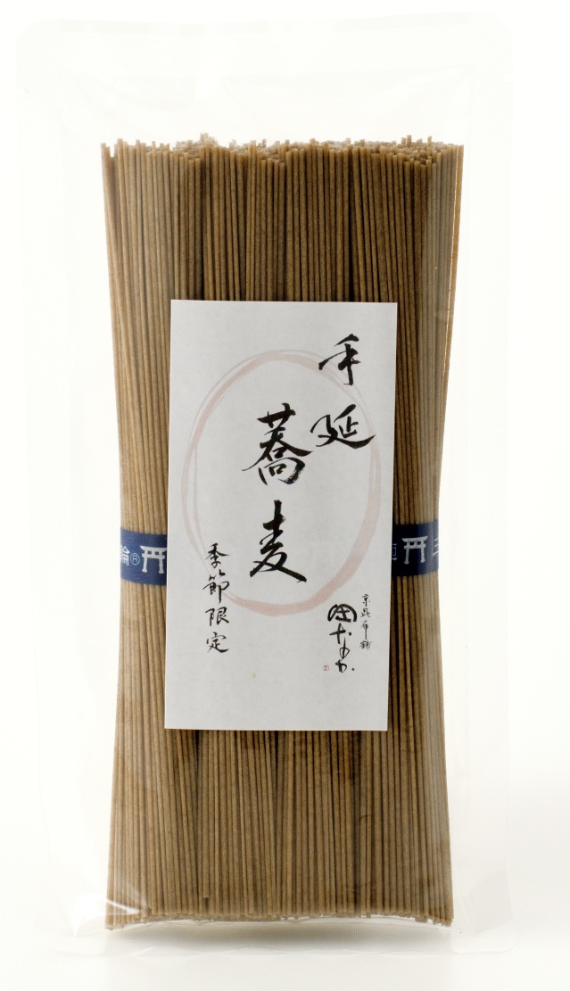 【夏季限定品】　手延　蕎麦　　職人が一本づつ手延べで作りあげた逸品です