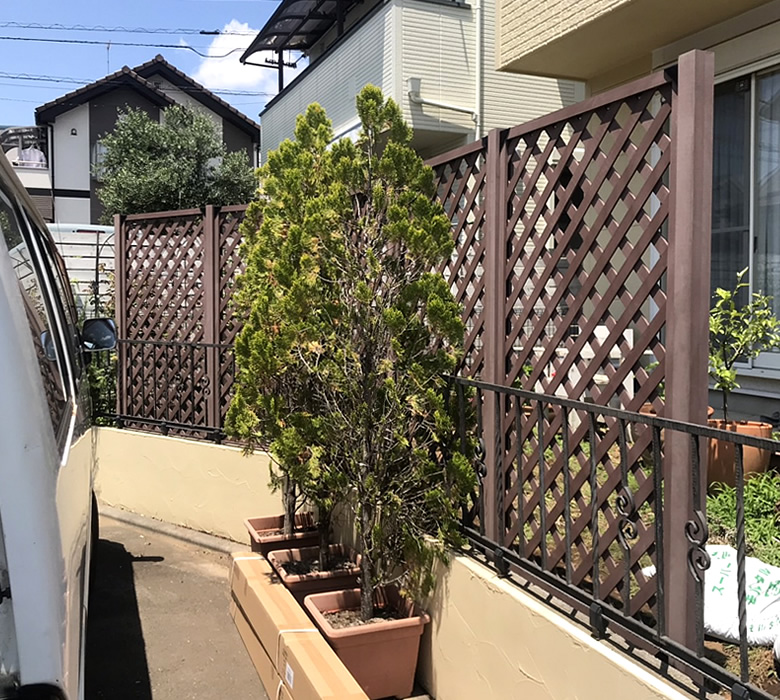 道路側からみた仕上げり風景