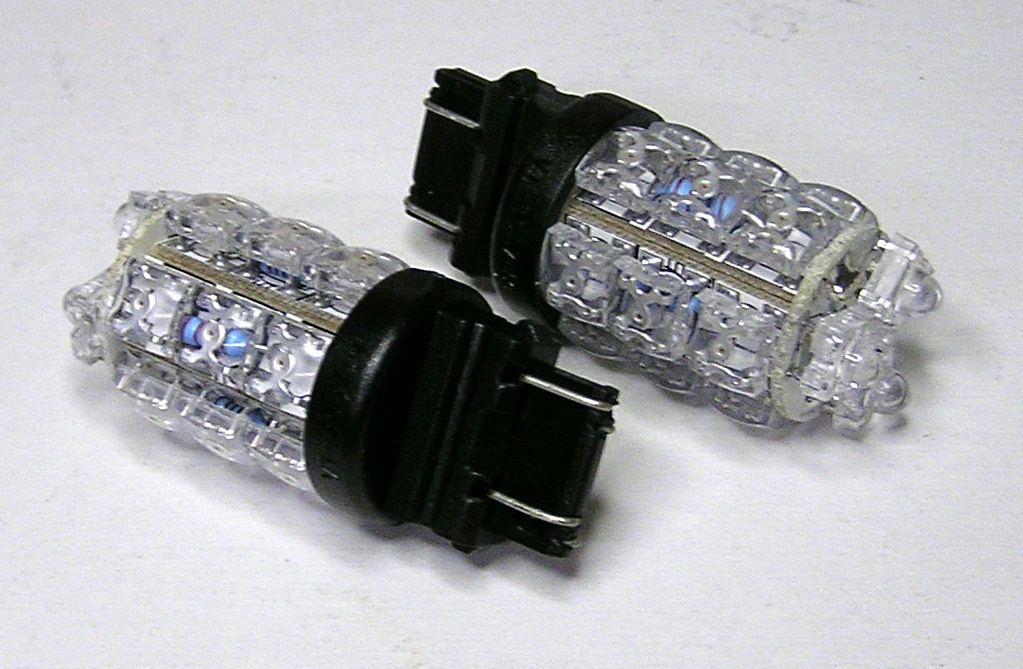赤FLUX LED18連アメ車ウエッジ3157Ｗ球２個セット