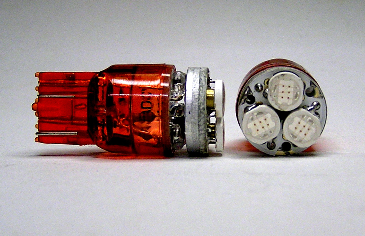 ☆新製品赤色LED３W（１W素子×３側面６個）ウエッジW球２個
