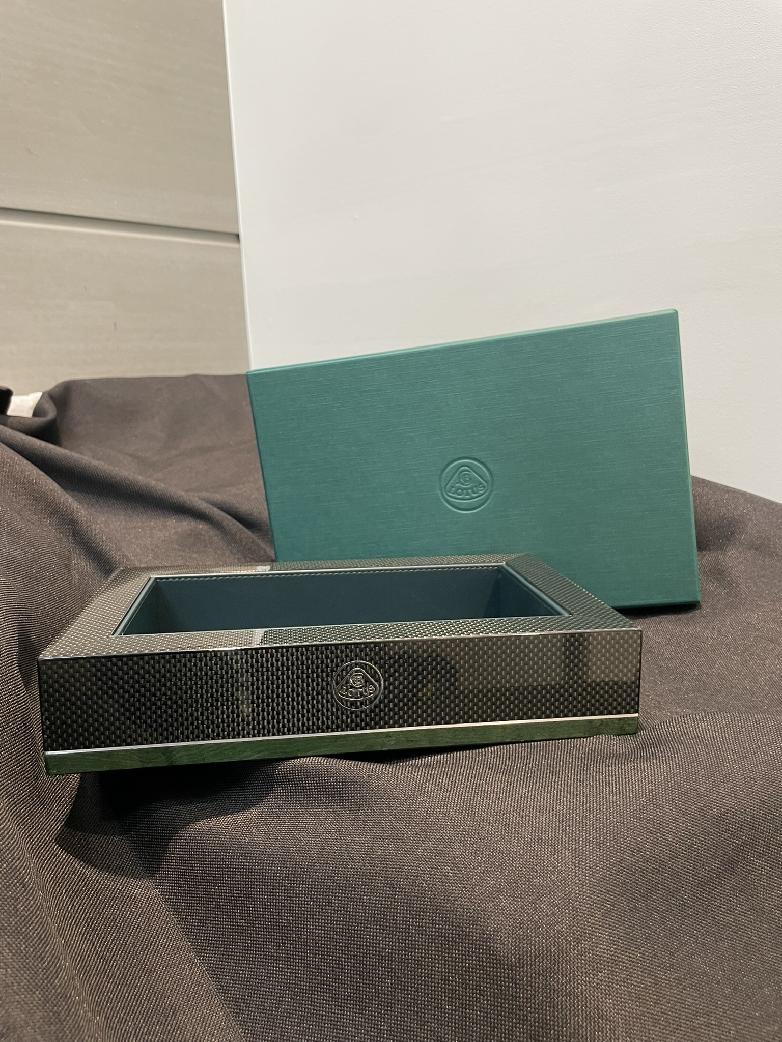 CARBON PEN HOLDER
