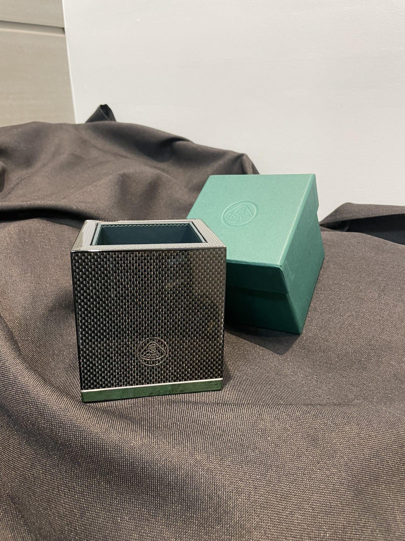 CARBON PEN HOLDER