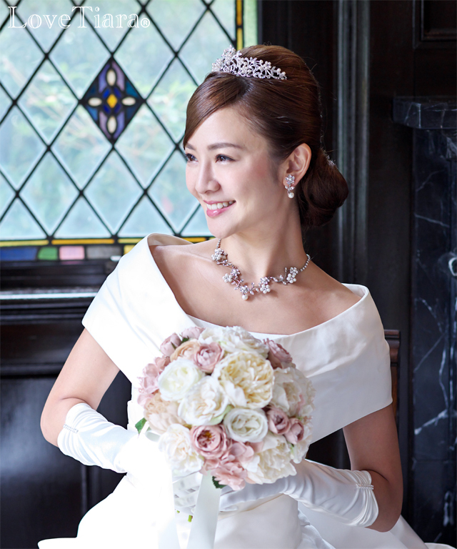 シェイプサテングローブ【クリスタルライン】【メール便可】 グローブ サテン ウエディング 結婚式 ブライダル