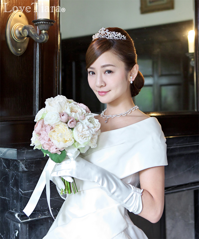 シェイプサテングローブ【クリスタルライン】【メール便可】 グローブ サテン ウエディング 結婚式 ブライダル