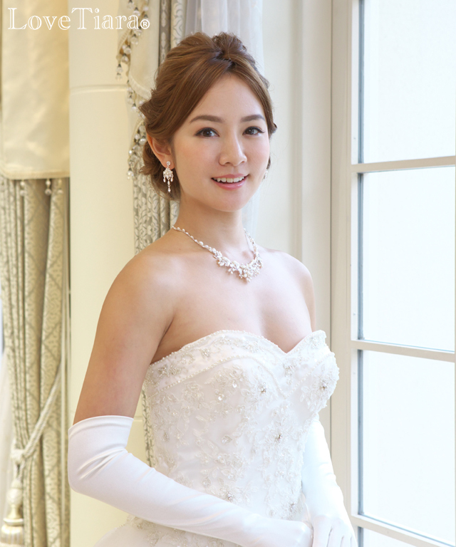 シェイプサテングローブ/キュート(スモール)サイズ/肘上【メール便可】 グローブ サテン ウエディング 結婚式 ブライダル