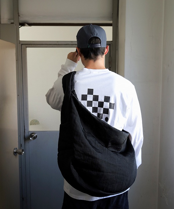 イッチ/ITTI ANNIE PUFFER BIG MOON BAG / CERATO BRIGHT イッチ/ITTI ANNIE PUFFER BIG MOON BAG / CERATO BRIGHT