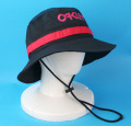 10oakleyhat-fact