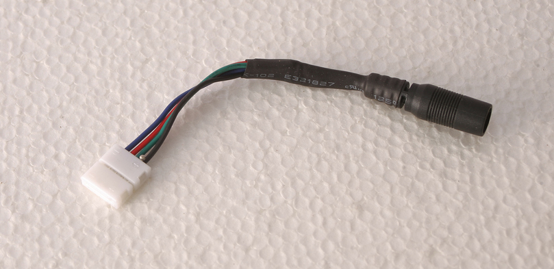 LEDテープライト　四角口ケーブルコネクター