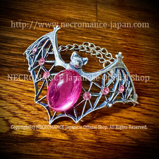 【ネクロマンス NECROMANCE】 ラインストーン バット ブレスレット Rhinestone Bat Bracelet ＜ピンク/Pink/桃色＞ コウモリ 蝙蝠