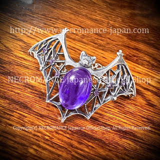 【ネクロマンス NECROMANCE】 ラインストーン バット ブレスレット Rhinestone Bat Bracelet ＜バイオレット/Violet/すみれ色＞ コウモリ 蝙蝠