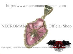 【MFM エムエフエム】 ARROWHEAD PENDANT NECKLACE アローヘッド ペンダントネックレス＜ピンク/Pink/桃色＞ スパイダー Spider 毒蜘蛛