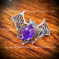 【ネクロマンス NECROMANCE】 ラインストーン バット ブレスレット Rhinestone Bat Bracelet ＜バイオレット/Violet/すみれ色＞ コウモリ 蝙蝠