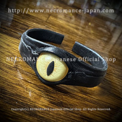【数量限定 ご予約受付中】【ネクロマンス NECROMANCE】 ナローレザー義眼バングル Narrow Leather Eye Bangle ＜イエローキャット/Yellow Cat/黄猫目＞ 目玉 革