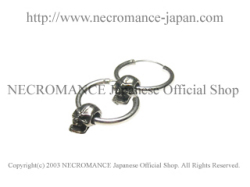 【ネクロマンス NECROMANCE】 ２連スカルピアス ＜タイニースカル＞ Two Hoop Skull Pierce ＜Tiny Skull＞ 骸骨 頭蓋骨 お一人様一点