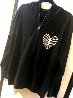 【ネクロマンス NECROMANCE】 ハートリブスケルトン ジップアップパーカー ＜薄手＞ Heart Rib Skeleton hooded sweatshirt 骸骨 肋骨 心臓