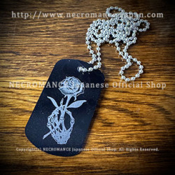 【ネクロマンス NECROMANCE】 ドッグタグネックレス<ローズ ボーンハンド> Rose Bone Hand Dog Tag Necklace 薔薇 骸骨