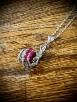 【ネクロマンス NECROMANCE】 ピンクタイガーアイ ボーンハンド ネックレス Pink Taiger's Eye Bone Hand Necklace 桃色 虎目石 骸骨