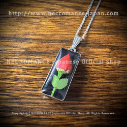 【ネクロマンス NECROMANCE】 ミニローズミディアムシリンダーネックレス Mini Rose Medium Cylinder Necklace ＜ブラック/Black/黒＞ 薔薇