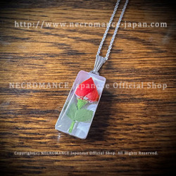 【ネクロマンス NECROMANCE】 ミニローズミディアムシリンダーネックレス Mini Rose Medium Cylinder Necklace ＜ホワイト/White/白＞ 薔薇