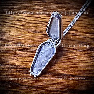 ネクロマンス NECROMANCE【シルバー棺桶クロスネックレス Silver