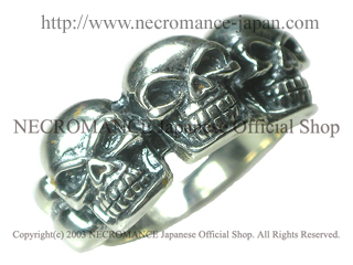 ネクロマンス NECROMANCE【スリースカルリング Three Skull Ring 骸骨  