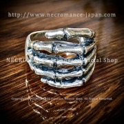 【チャリティ企画商品】【ネクロマンス NECROMANCE】 ラージボーンハンドリング Large Bone Hang Ring 骸骨 Skeleton スケルトン シルバー 指輪